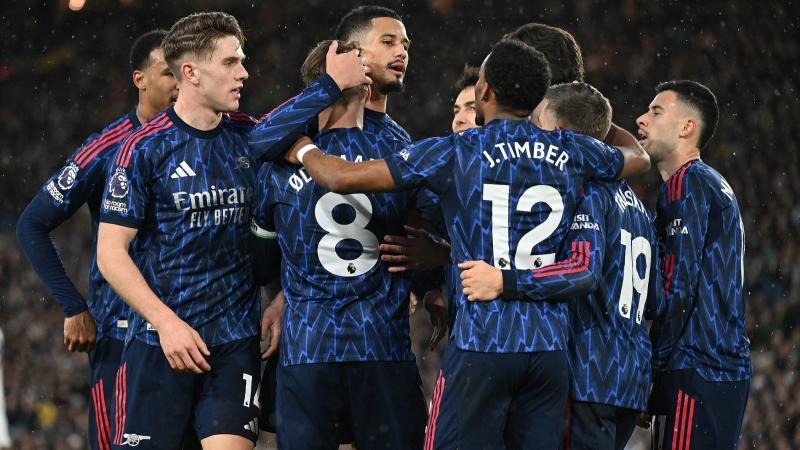 如何在开放世界里做精灵对战？它做出了一套新的设计