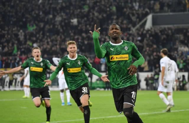 特别是在8 特别是在8